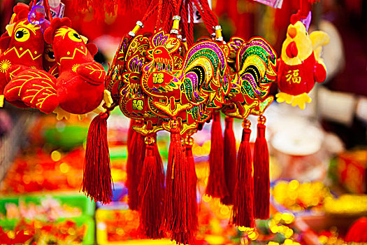 台湾台北,建国花市,到处充满着喜气,摊贩上卖着除旧布新的春联及传统装饰