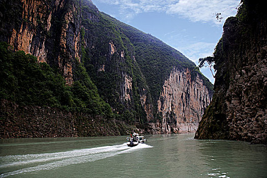 重庆巫山大宁河小三峡滴翠峡内全长6公里左右的小三峡古栈道