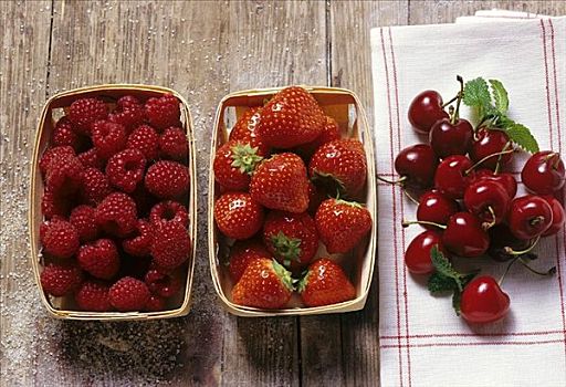 树莓,草莓,扁篮,樱桃,茶巾