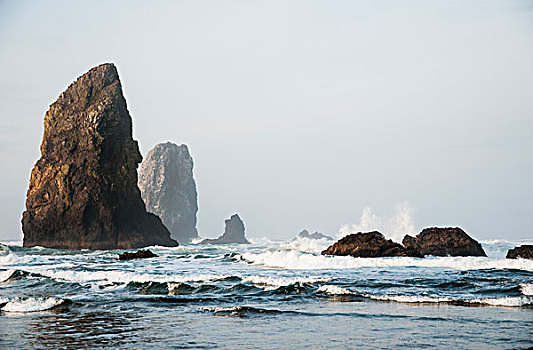 波浪,石头,针,佳能海滩,俄勒冈,美国