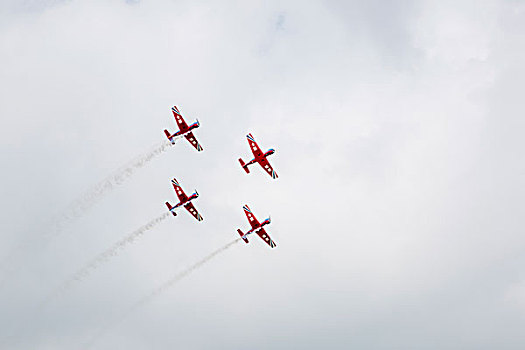 飞机航空表演