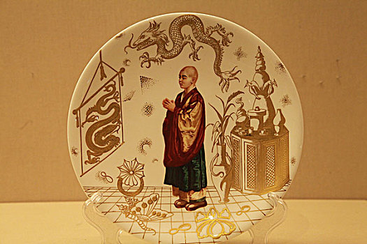 19世纪英国手绘中国人物形象瓷盘