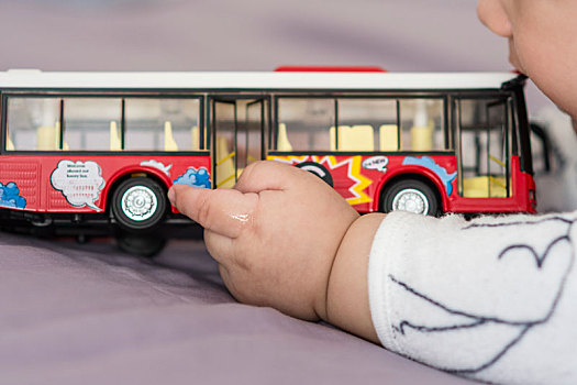 婴儿手,公交车