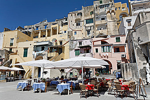 街头餐厅,渔港,码头,岛屿,那不勒斯湾,坎帕尼亚区,意大利南部,意大利,欧洲