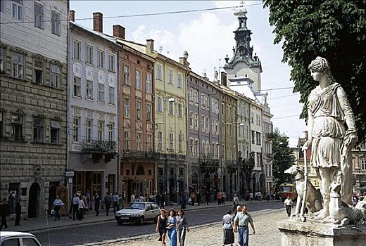雕塑,纪念建筑,城市,广场,乌克兰,欧洲,房子,街道,建筑,2001年