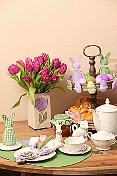 复活节,餐具摆放,花瓶,郁金香,糕点,装饰,点心架,木桌子
