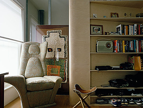软垫,扶手椅,靠近,架子,现代,起居室