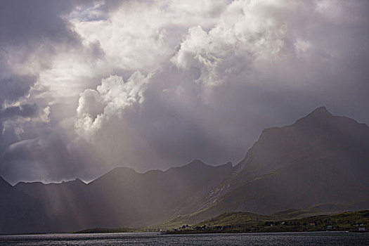 风暴,阳光,亮光,云,岸边,峡湾,山,罗弗敦群岛,挪威