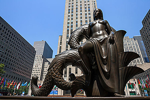 雕塑,正面,广场,花园,咖啡,洛克菲勒中心,曼哈顿,纽约,美国