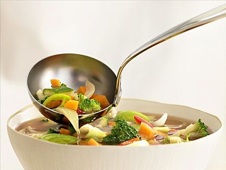 蔬菜汤,碗,长柄勺