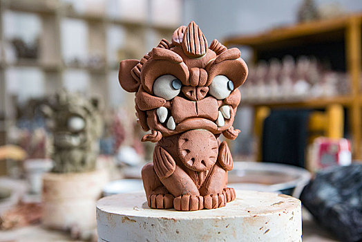 陶瓷雕塑狮子