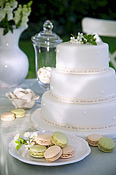 白色,多层,婚礼蛋糕,蛋白杏仁饼干