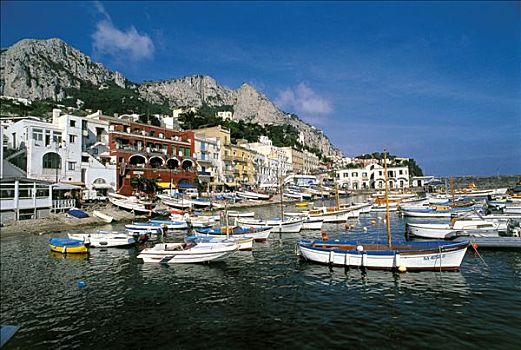 意大利,坎帕尼亚区,卡普里岛,码头,大,小船