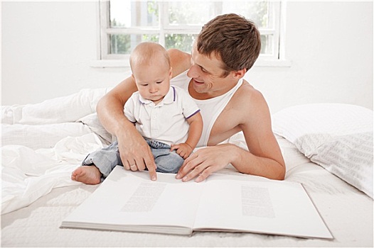 父亲,婴儿,一起,读,书本