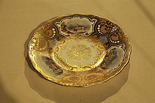 19世纪晚期珍珠釉纪念碟
