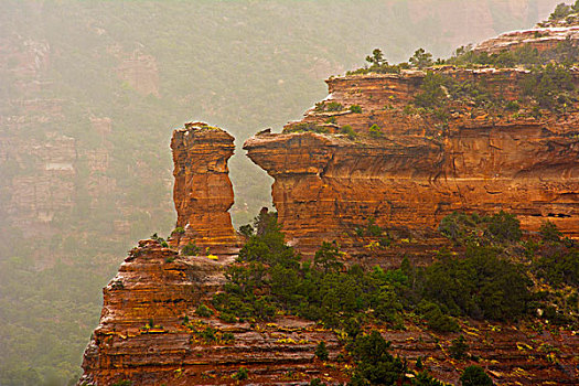 雨天,峡谷,红岩,塞多纳,亚利桑那,美国