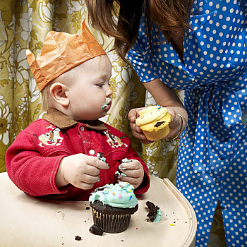 母亲,婴儿,杯形蛋糕
