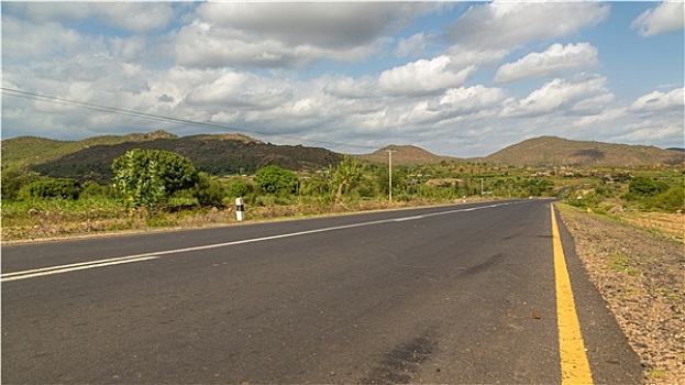 道路,哈勒尔