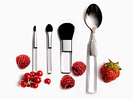 刷,勺子,树莓,草莓