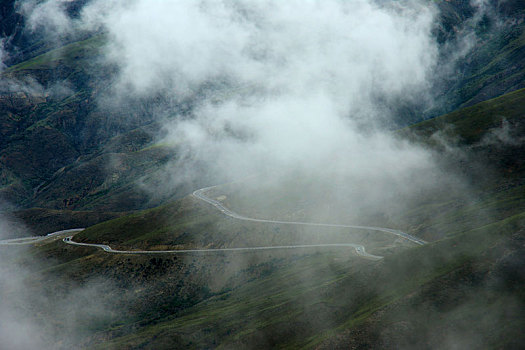 西藏盘山公路
