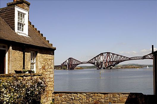 房子,正面,轨道,桥,穿过,福斯河,峡湾,靠近,爱丁堡,苏格兰,英国,欧洲