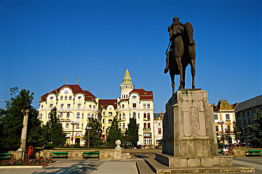 罗马尼亚,克里萨纳,区域,城镇广场,雕塑