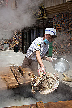 大锅炖羊肉
