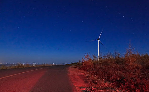 草原天路夜景