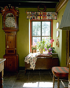 绿色,厨房,吊顶,扶手椅,大理石地板,室内,房间,屋舍,温馨,舒适,彩色,图案,壁炉,时期,维多利亚时代风格