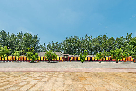 河南郑州新郑黄帝故里景区的拜祖广场