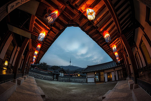 南山谷韩屋村,灯笼