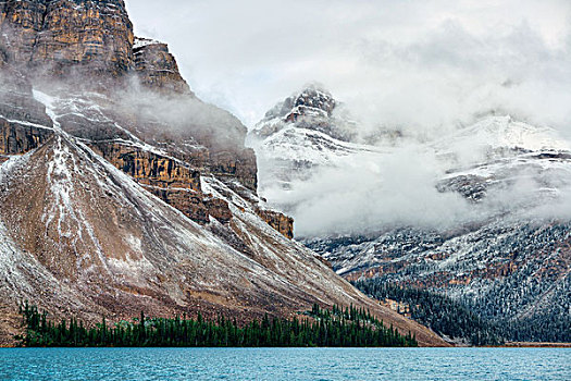 弓湖,雪,雾,山,班芙国家公园,加拿大
