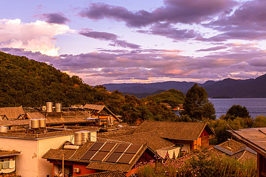 泸沽湖日落