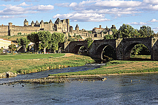 法国,朗格多克-鲁西永大区,卡尔卡松尼,中世纪城市,世界遗产,古桥