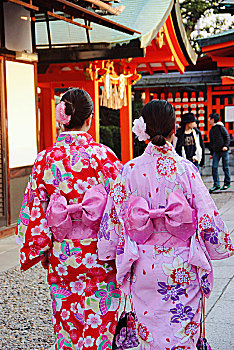 在京都穿和服的女人