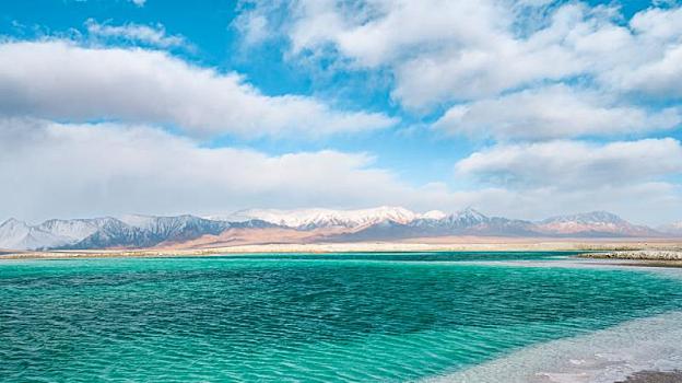 中国青海大柴旦翡翠湖风光