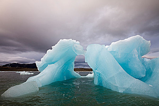 挪威,斯瓦尔巴特群岛,斯匹次卑尔根岛,岛屿,蓝色,拱形,冰山,漂浮,靠近,脸,冰河,夏天,晚间