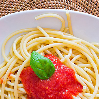 意大利,意大利面,盘子,西红柿,罗勒