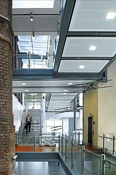 大学,利物浦,工程,内景,中间,水平,走廊,楼梯,突出,对比,老,新,材质