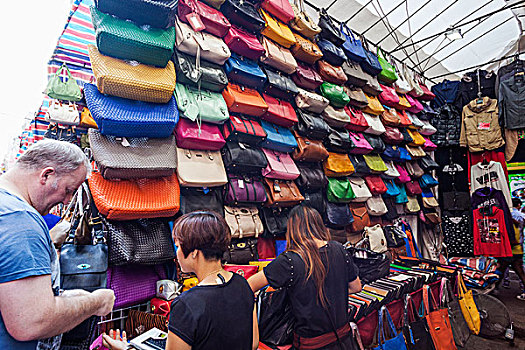 中国,香港,九龙,旺角,女性,市场,展示,皮革,手提包,包