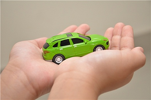 绿色,玩具车,右边,手