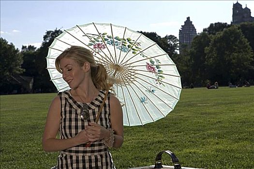 女青年,拿着,伞,微笑,中央公园,曼哈顿,纽约,美国