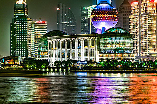 上海浦东国际会议中心夜景