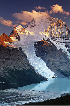 罗布森山,湖,罗布森山省立公园,不列颠哥伦比亚省,加拿大
