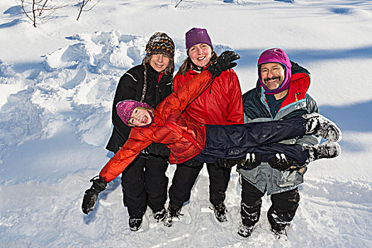 女孩,三个,成年,玩雪,塔基特纳,阿拉斯加,美国