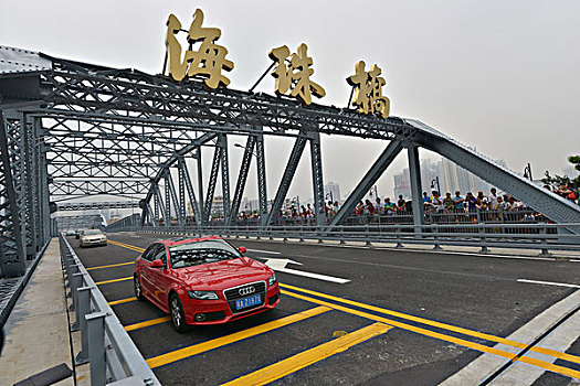 广州海珠桥重修通车