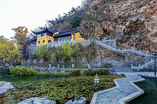 山崖上的寺院,南京长江观音景区观音阁