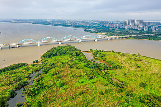 航拍海南海口府城镇农场,南渡江水道沙洲岛屿