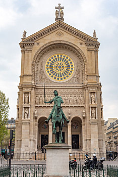 法国巴黎saint-augustin教堂以及铜雕像