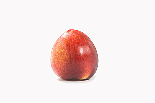 白色背景上的油桃